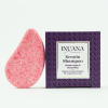 Festes INUANA Keratin Shampoo Golden Argan & Velvet Rose von INUANA neben der violett gemusterten Verpackung.
